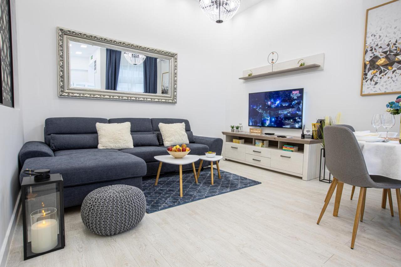 Theatre Square Apartments Novi Sad Buitenkant foto