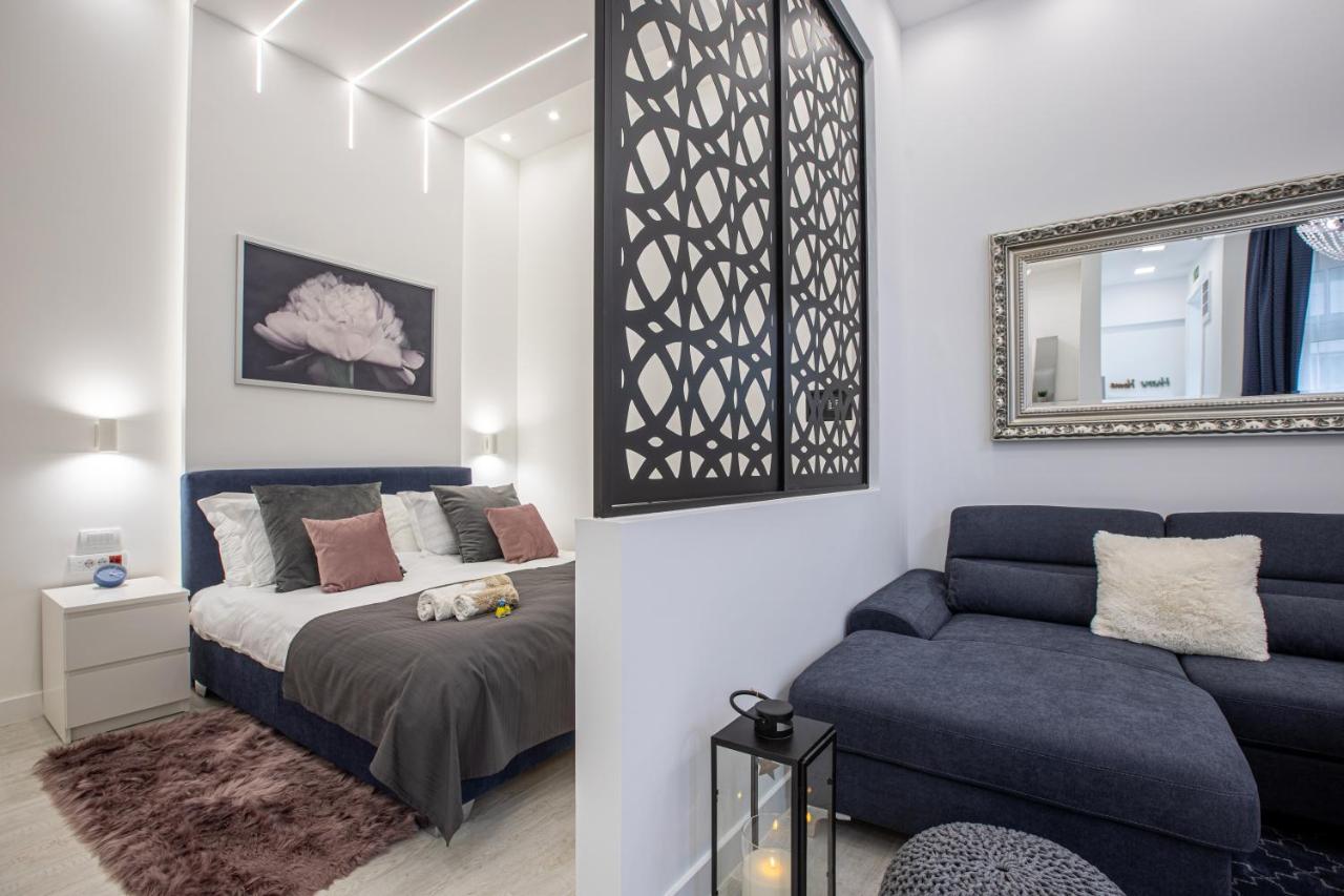 Theatre Square Apartments Novi Sad Buitenkant foto