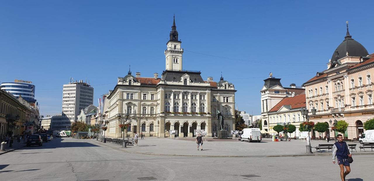 Theatre Square Apartments Novi Sad Buitenkant foto