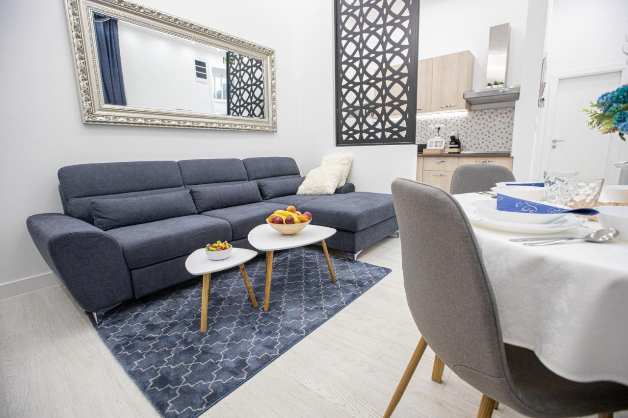 Theatre Square Apartments Novi Sad Buitenkant foto