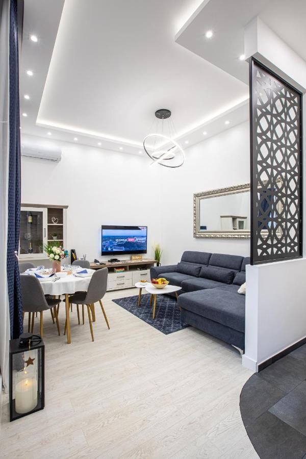 Theatre Square Apartments Novi Sad Buitenkant foto