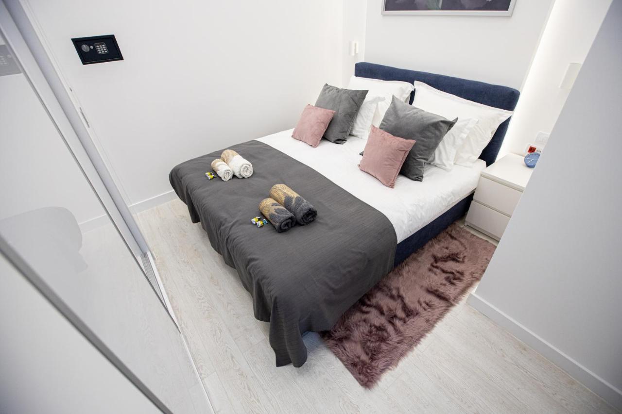 Theatre Square Apartments Novi Sad Buitenkant foto