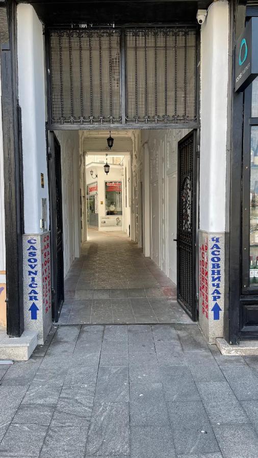 Theatre Square Apartments Novi Sad Buitenkant foto