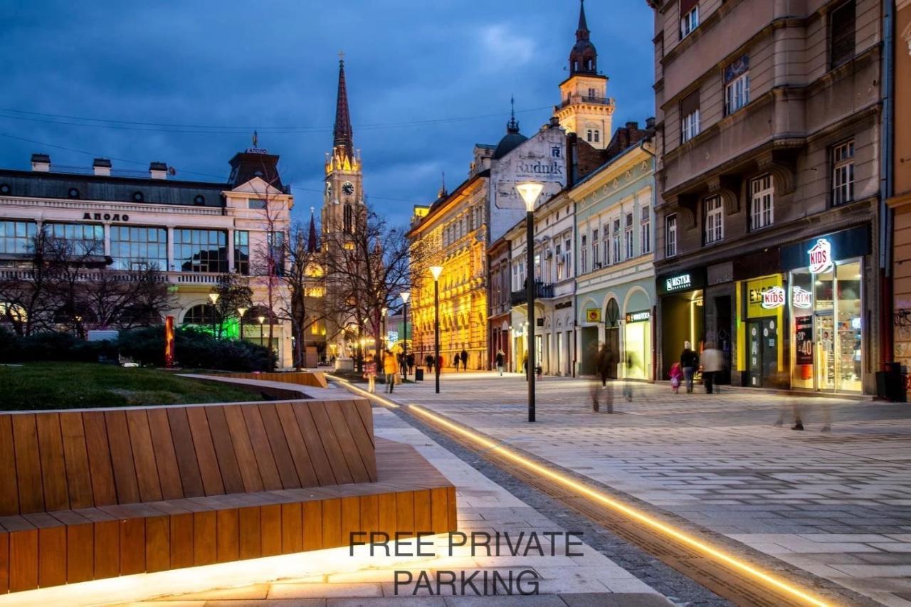 Theatre Square Apartments Novi Sad Buitenkant foto