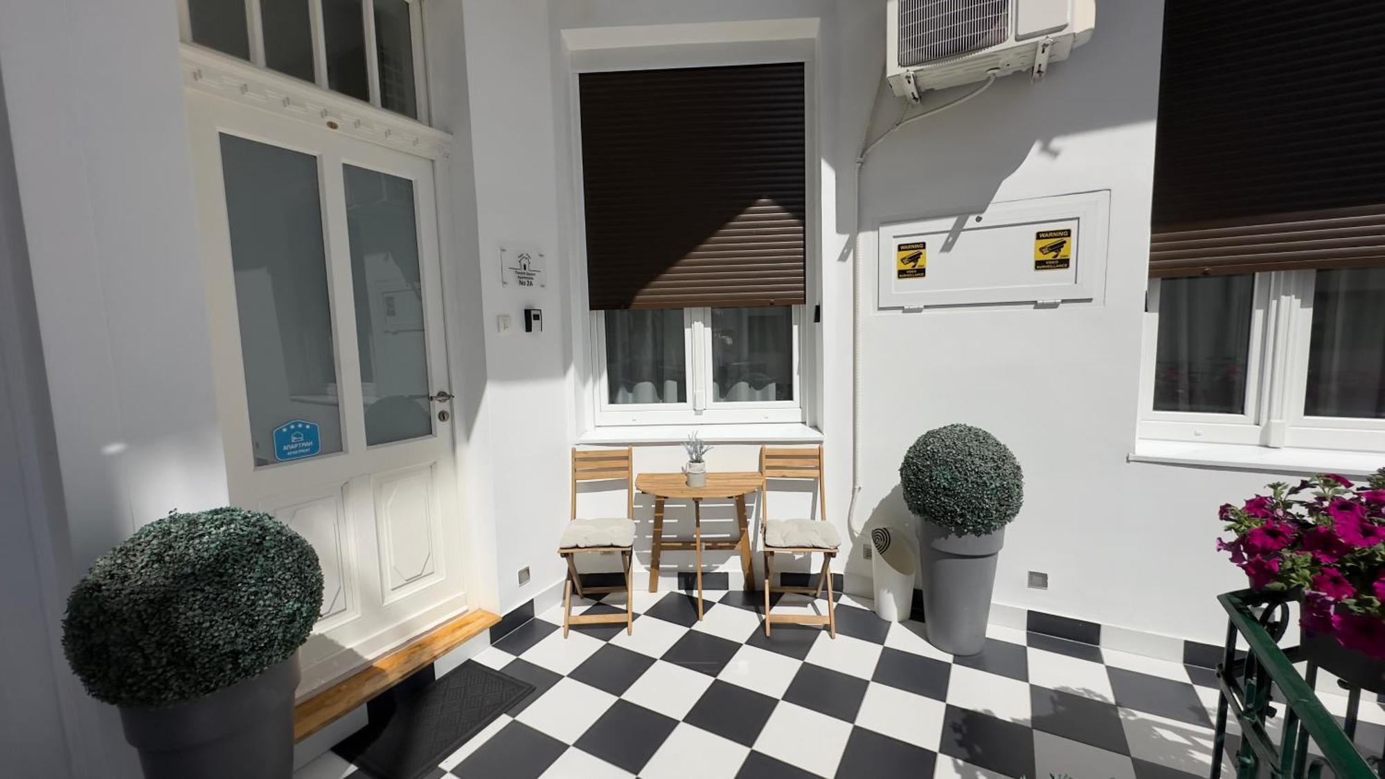 Theatre Square Apartments Novi Sad Buitenkant foto