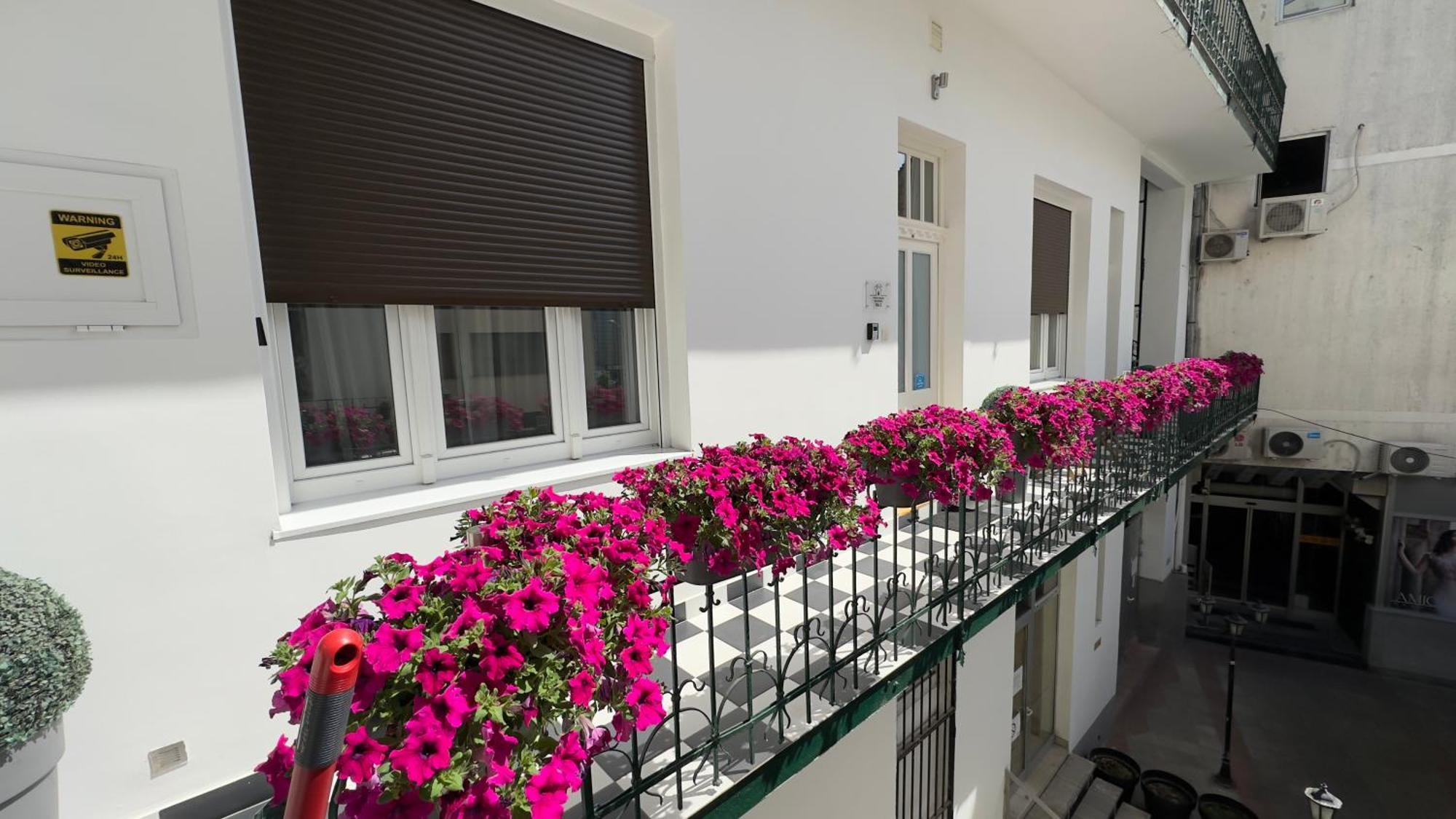 Theatre Square Apartments Novi Sad Buitenkant foto